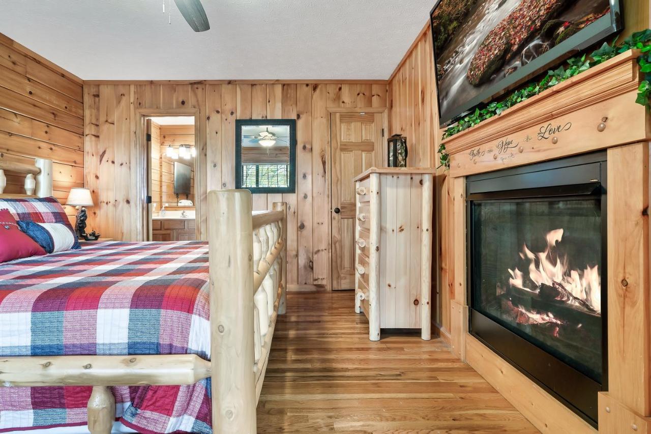 Lazy Bear Den Vila Sevierville Exterior foto